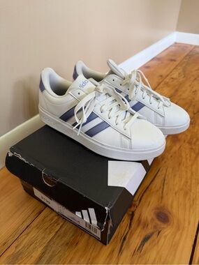 adidas White Casual Sneakers with Black Insole Cloudfoam New With Box